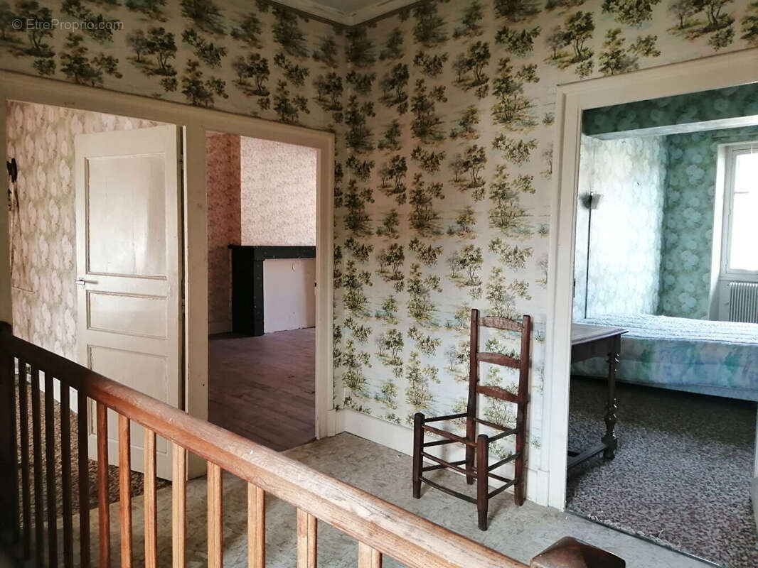 Maison de village à rénover de 128 m² hab. (Quatre chambres) - photo 5