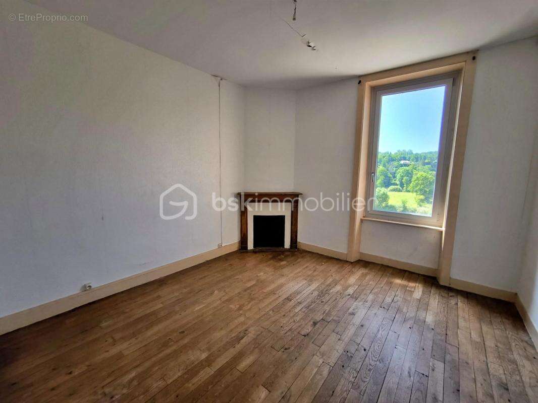 Appartement à SAINT-VICTURNIEN