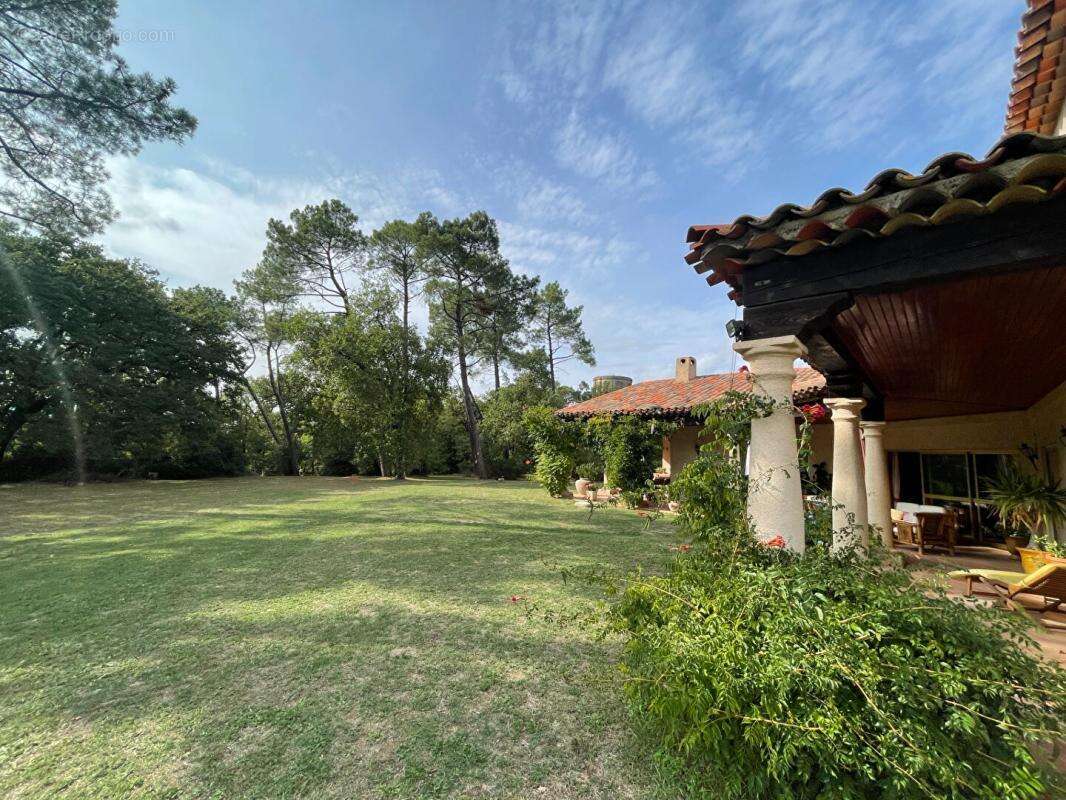 Maison à RIBAUTE-LES-TAVERNES
