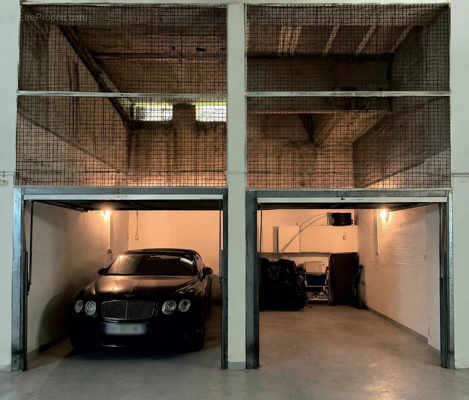 Parking à VILLEFRANCHE-SUR-MER
