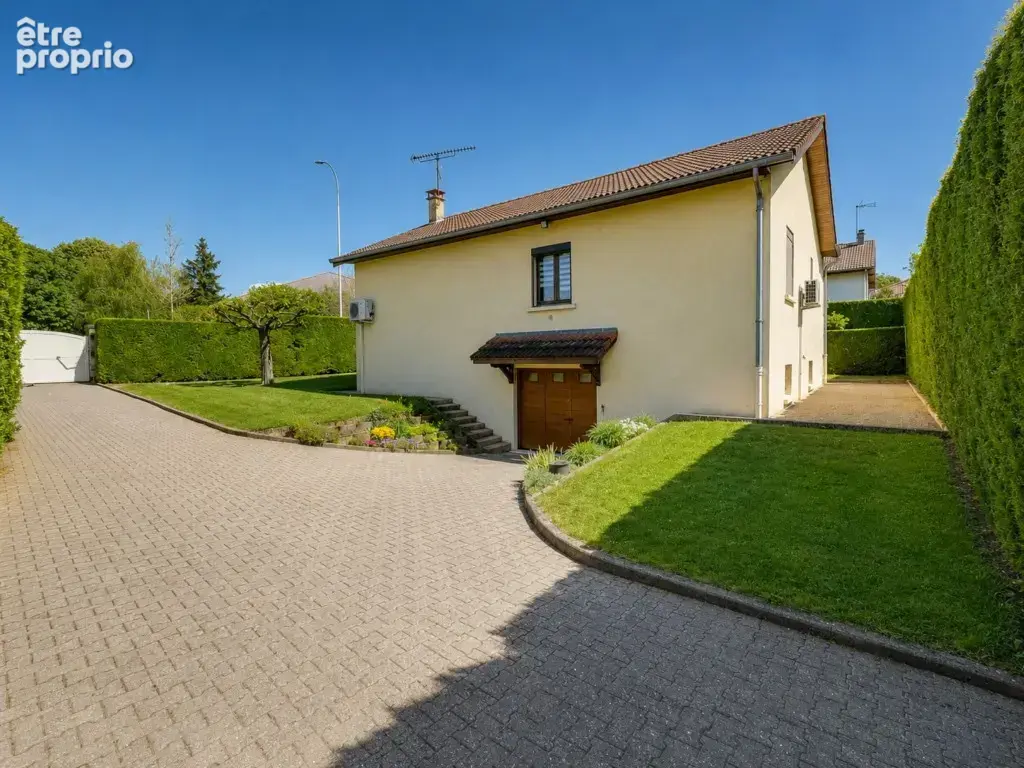 01500 Ambérieu-en-Bugey   Maison 3 chambres avec sous-sol complet, double garage et terrain arboré - photo 2