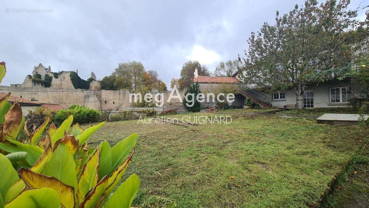 Maison à BRESSUIRE