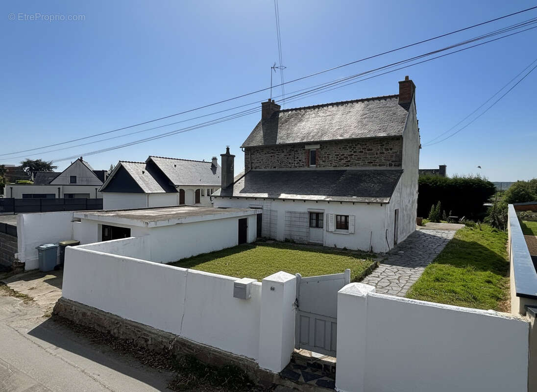 Maison à LEZARDRIEUX