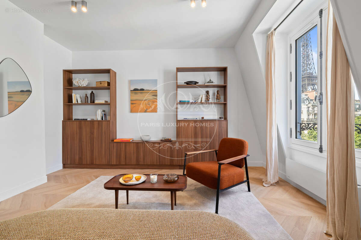 Appartement à PARIS-7E