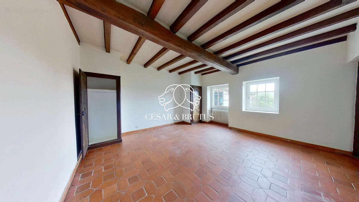 Maison 180 m² à Saint-Trivier-Sur-Moignans  - photo 3