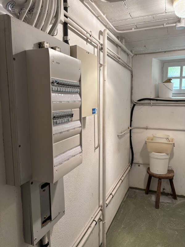 Maison à VIC-SUR-CERE