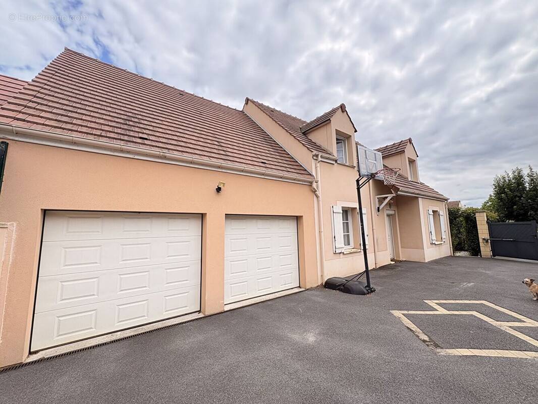 Maison à ESCHES