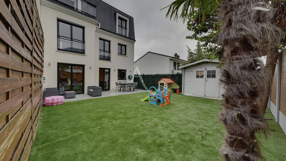 Maison à BRY-SUR-MARNE