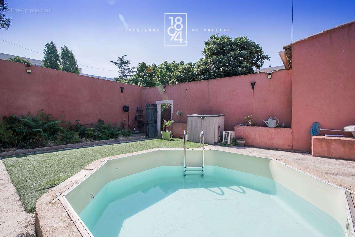 Maison 130 m2 t5 + dependance 32 m2 piscine terrain 665m2 au calme - photo 3