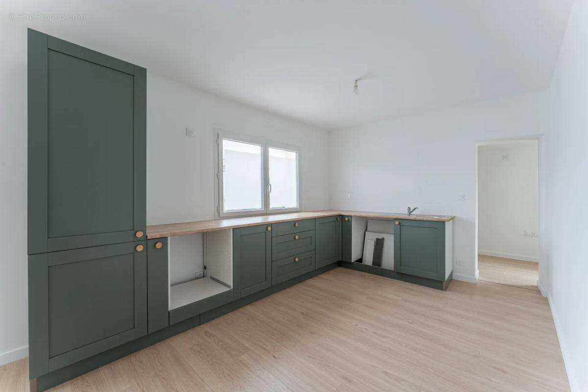 Maison à AMBARES-ET-LAGRAVE