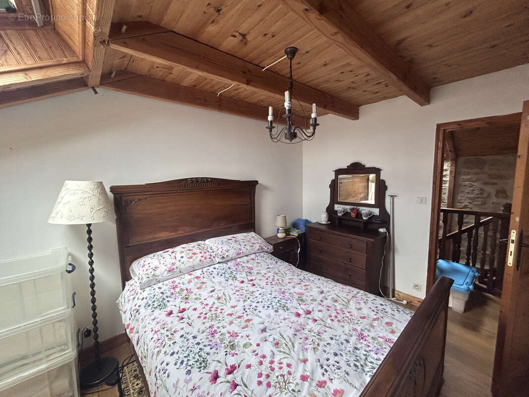 Maison à SAINT-JULIEN-LE-PELERIN