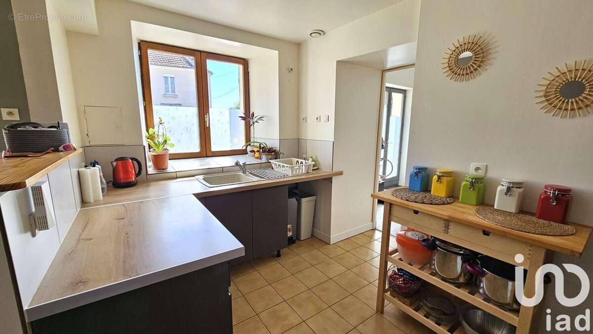 Maison 110 m² à Rebais  - photo 2