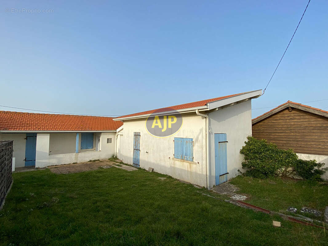 Maison à VENDAYS-MONTALIVET