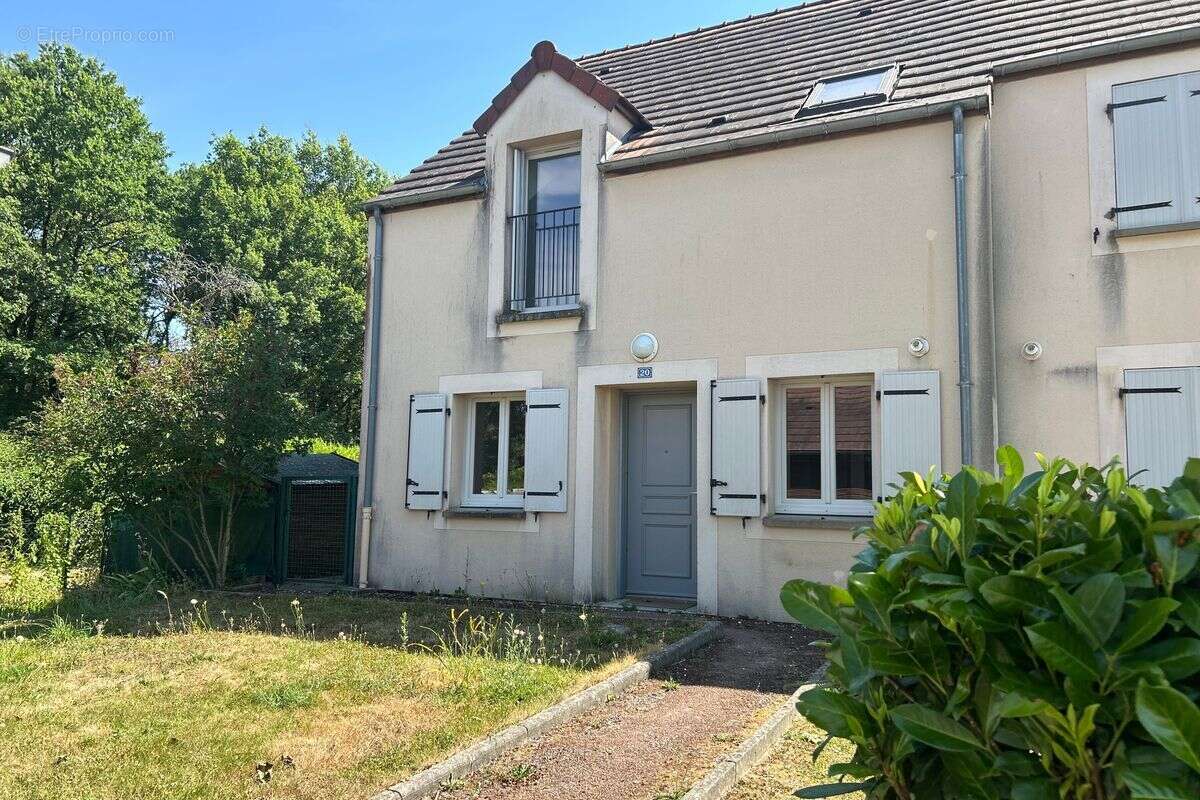 Maison à TOUCY