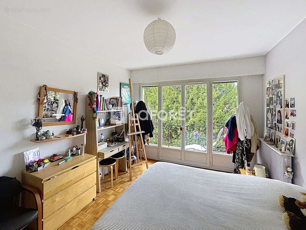 Appartement à SAINT-NOM-LA-BRETECHE