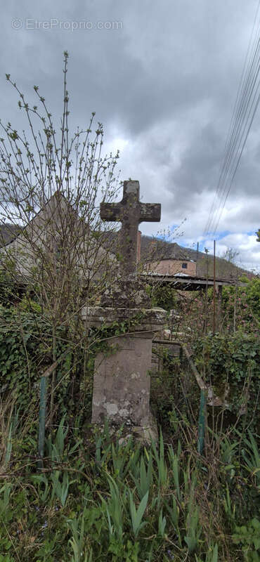 Maison à SAINT-CHRISTOPHE-VALLON