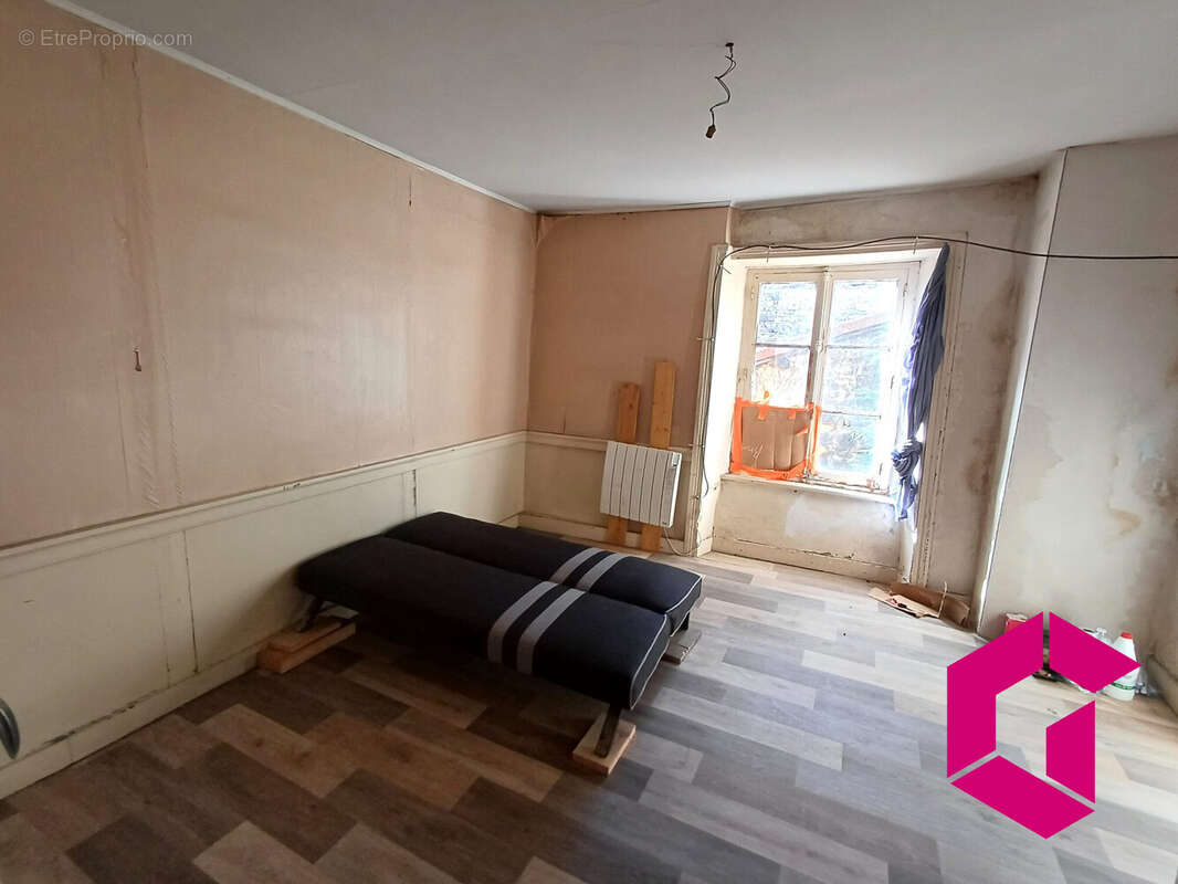 Maison à CRAPONNE-SUR-ARZON