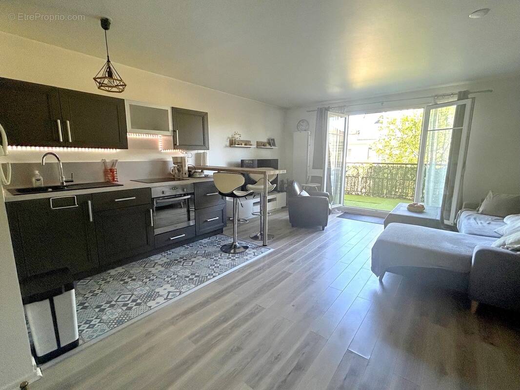 Appartement à EMERAINVILLE