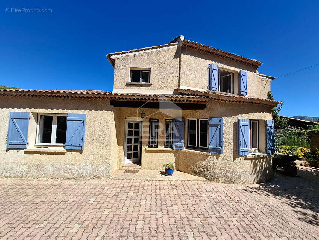 Maison à ROQUEVAIRE