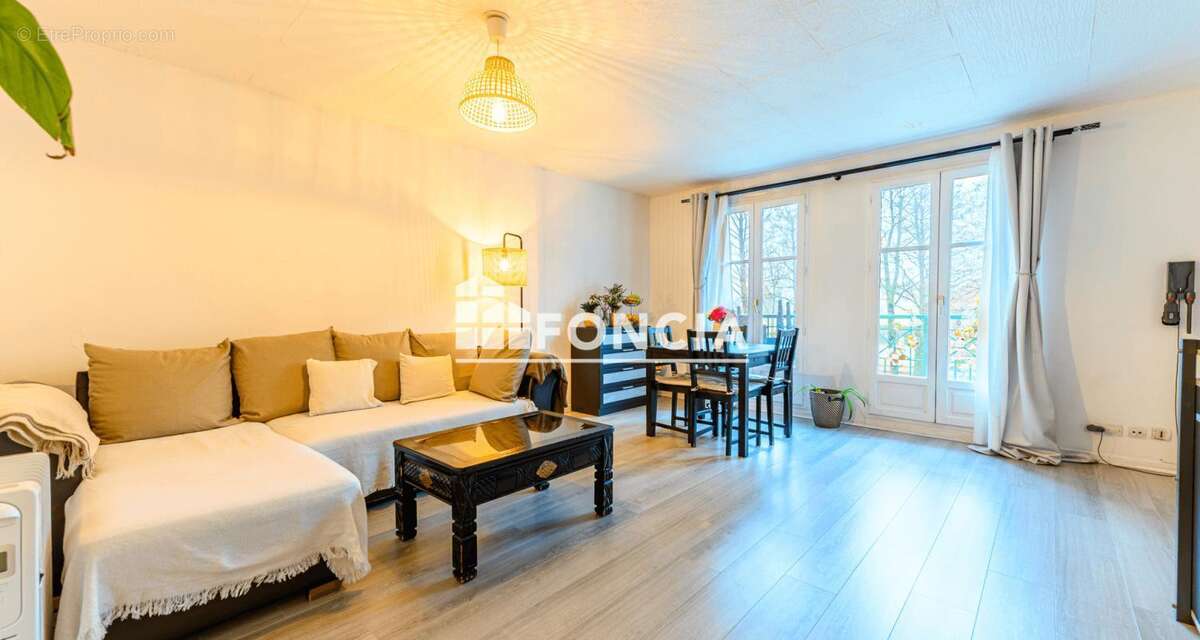 Appartement à BAILLY-ROMAINVILLIERS