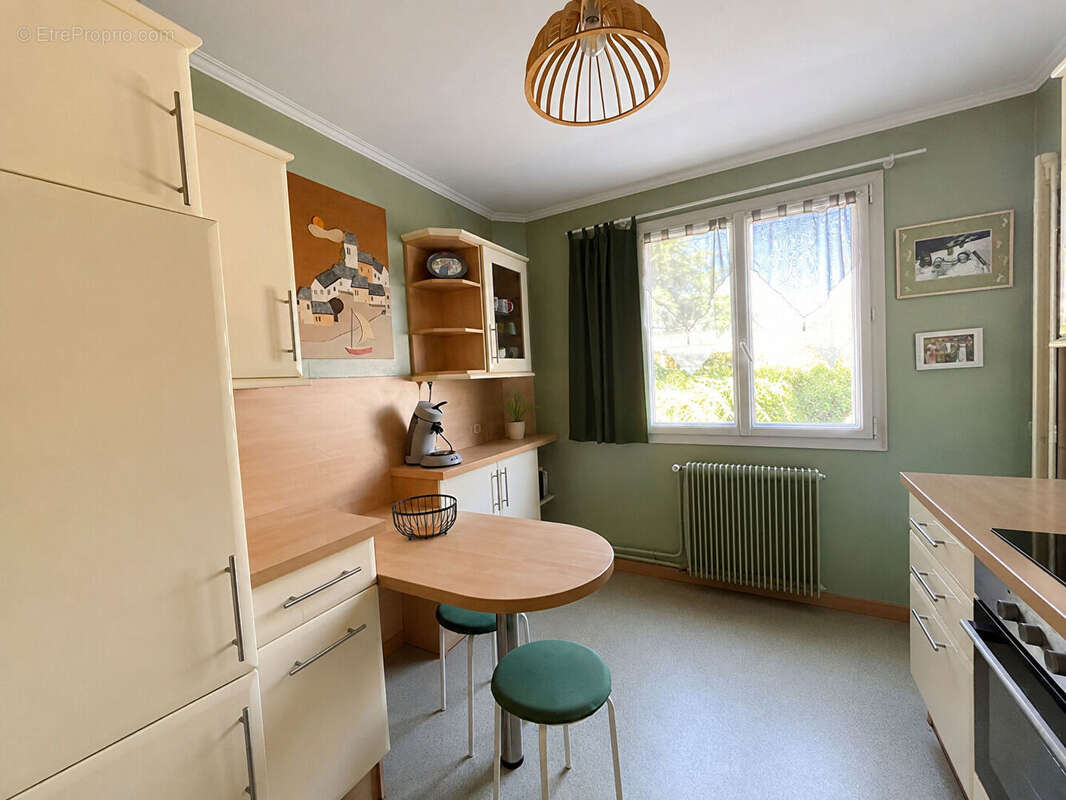 A VENDRE - AGENCE GIBOIRE NANTES - Rezé - Appartement 4 pièces avec cave et box - photo 9