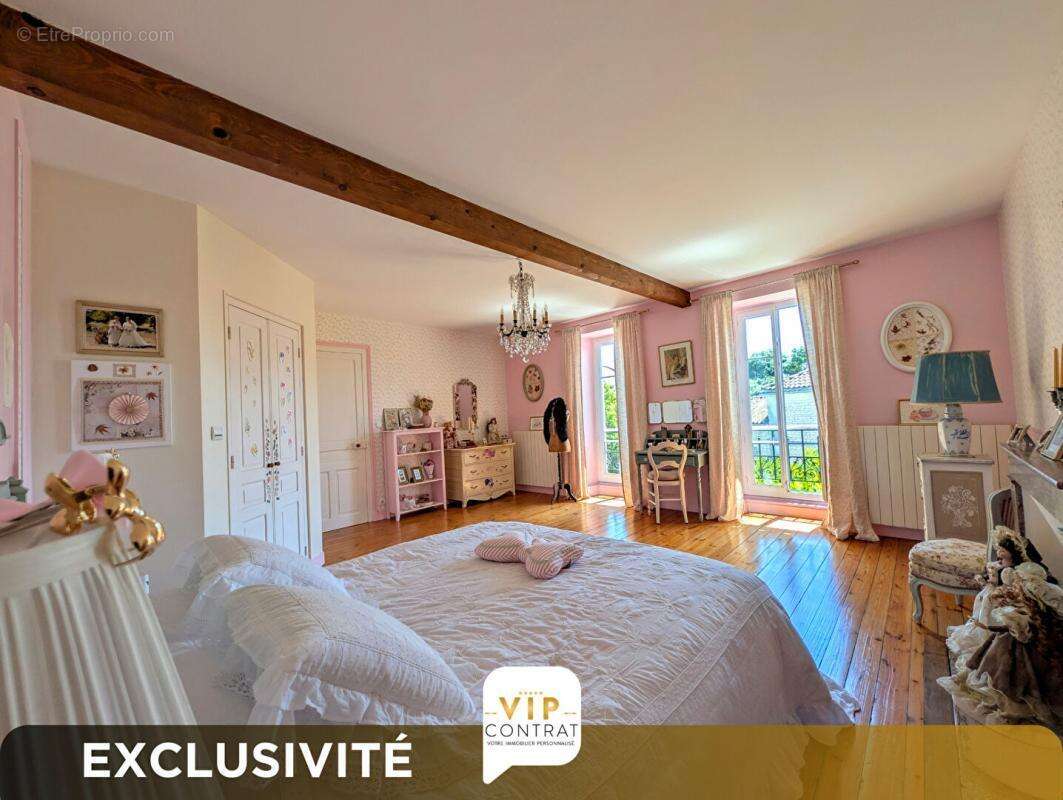 Maison Lonzac 7 pièce(s) 258 m2 - photo 14