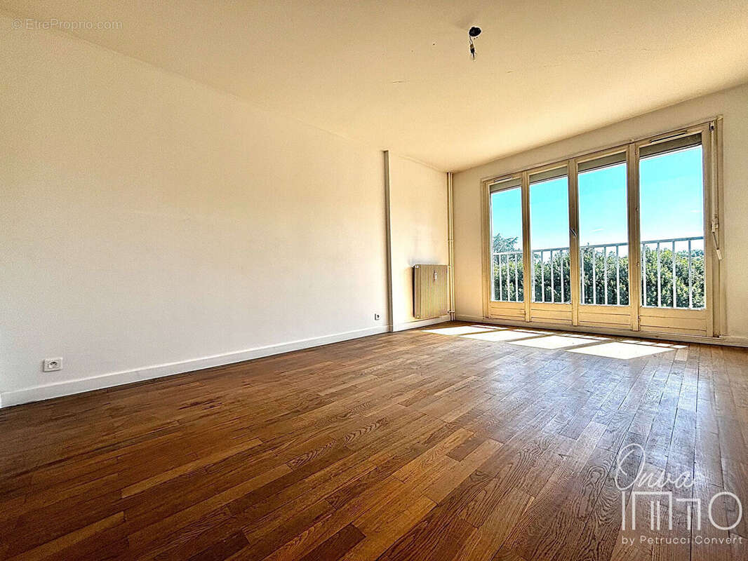 Appartement à FONTAINES-SUR-SAONE