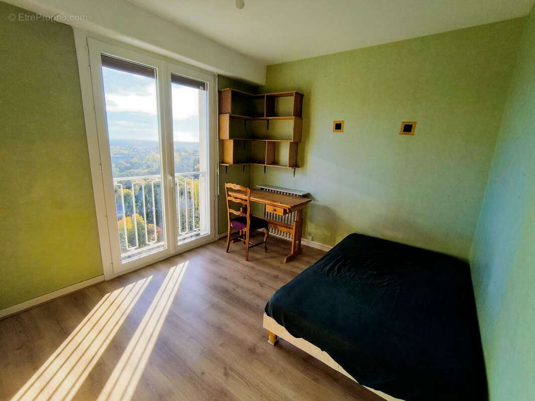 Appartement à AVRILLE