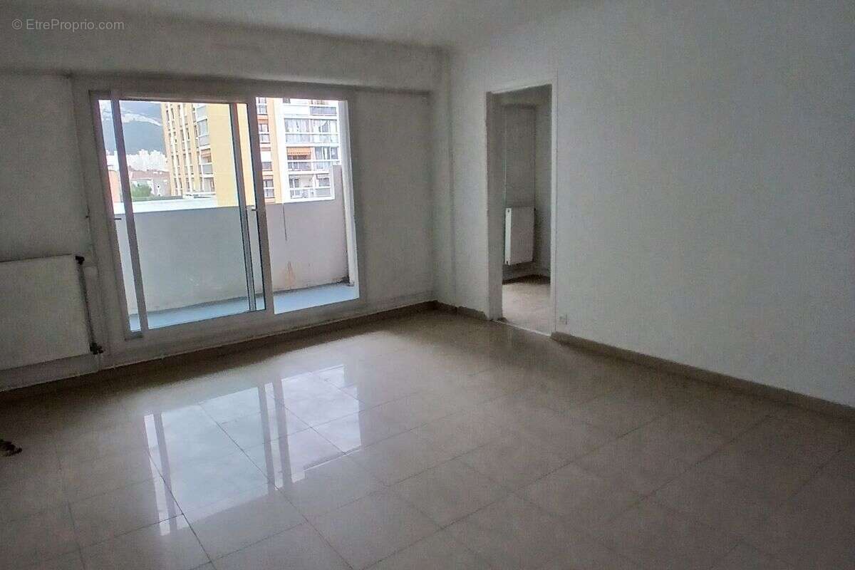 Appartement à MARSEILLE-11E