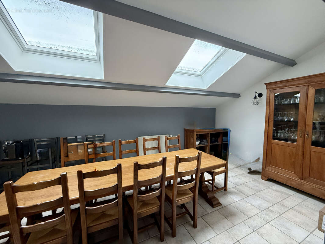 Propriété 8 pièces 135 m2 + Studio de 15 m2 avec Piscine chauffée et grande dépendance sur un terrain de 1200 - photo 6