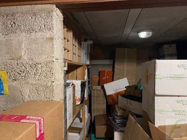 Commerce à AIX-LES-BAINS