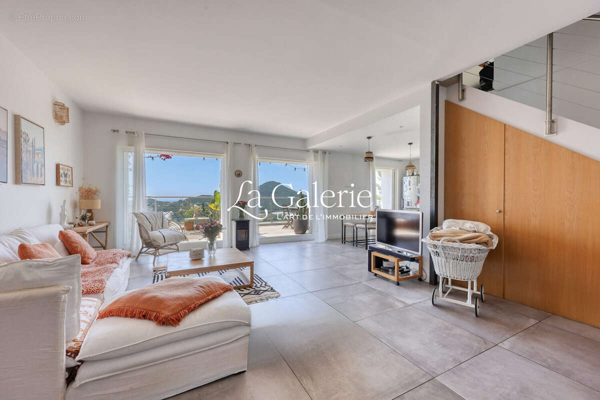 Appartement à CARQUEIRANNE