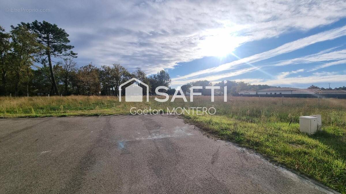 Photo 1 - Terrain à PARENTIS-EN-BORN