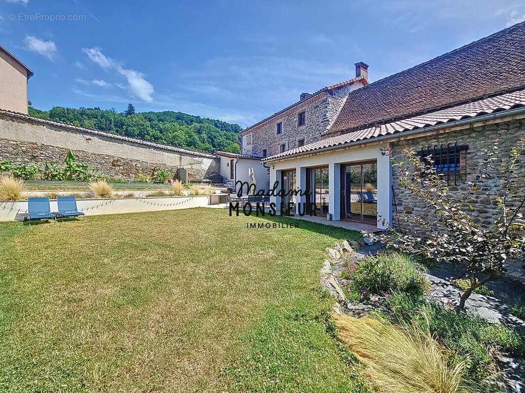 Maison à LA TOUR-DU-PIN