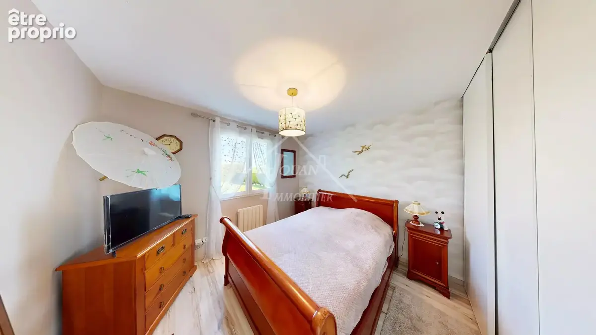 Exclusivite proche gannat jolie maison trois chambres garage terrain - photo 9