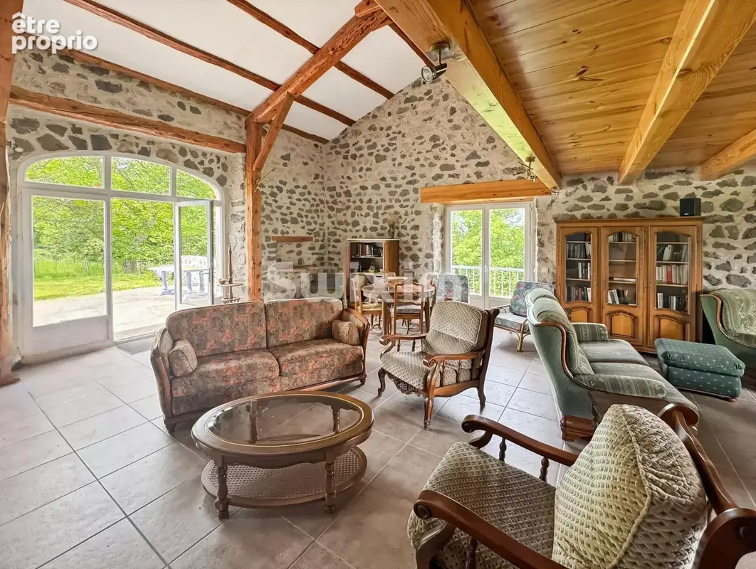 Maison de famille en pierre avec gîte, vue dégagée - photo 3