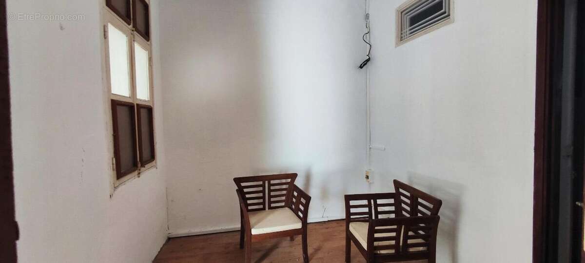 A vendre : maison a renover aux terres sainville (97200) - photo 7