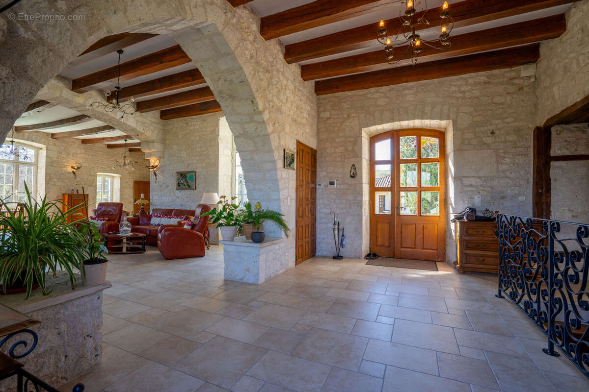 Maison à MONTCUQ