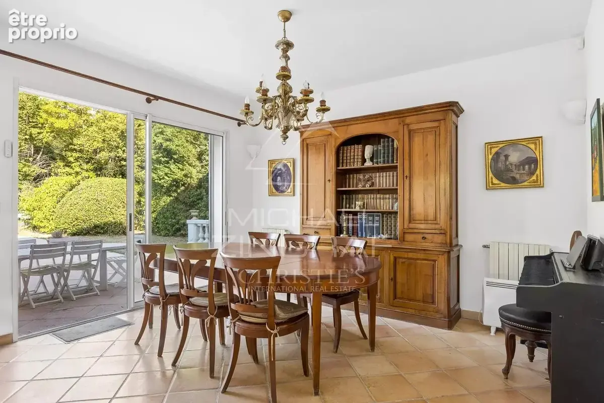 Exclusivité - A l’orée du Cap d’Antibes – Une adresse privilégiée entre mer et commerces - photo 10