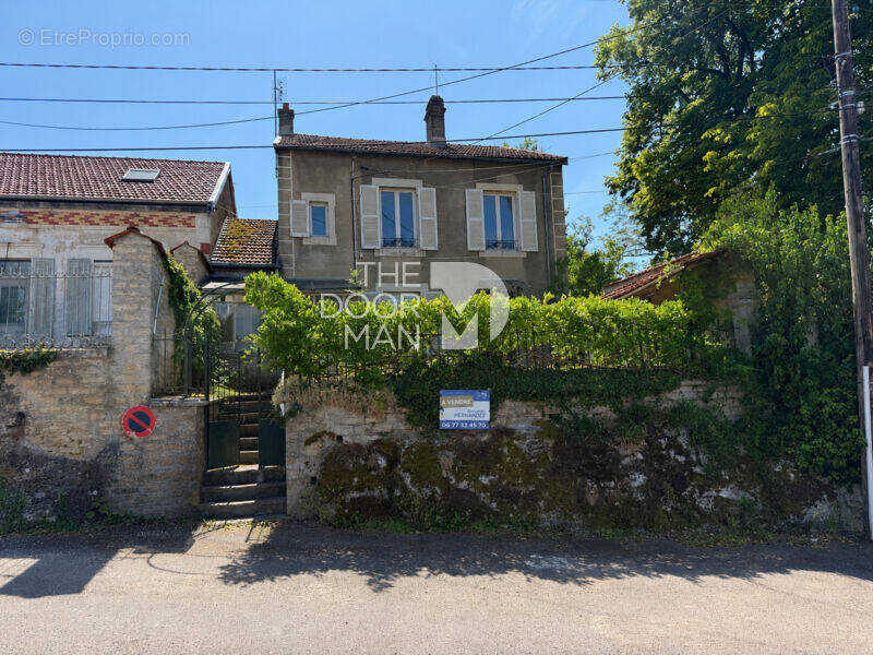 Maison à CHAUMONT