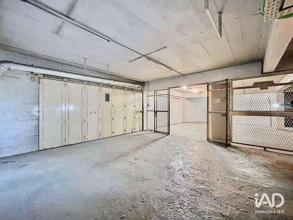 Photo 8 - Commerce à LES LILAS