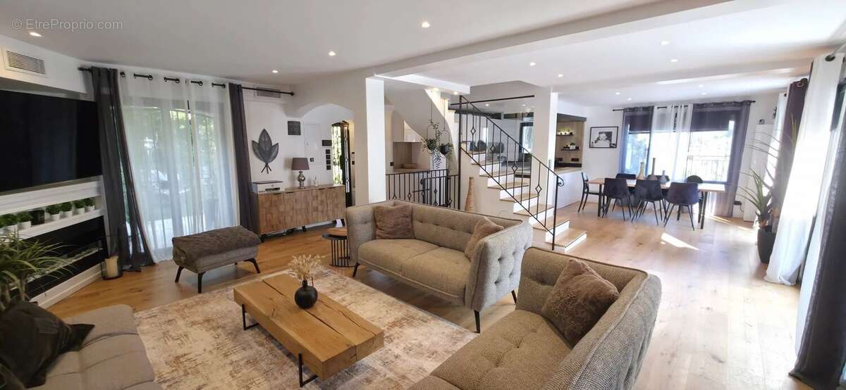 Maison à MOUGINS