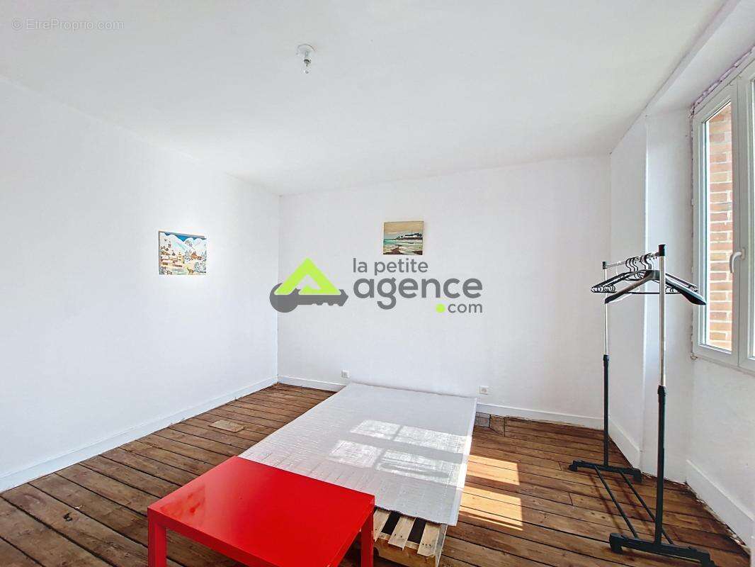 Maison à BUSSIERE-DUNOISE