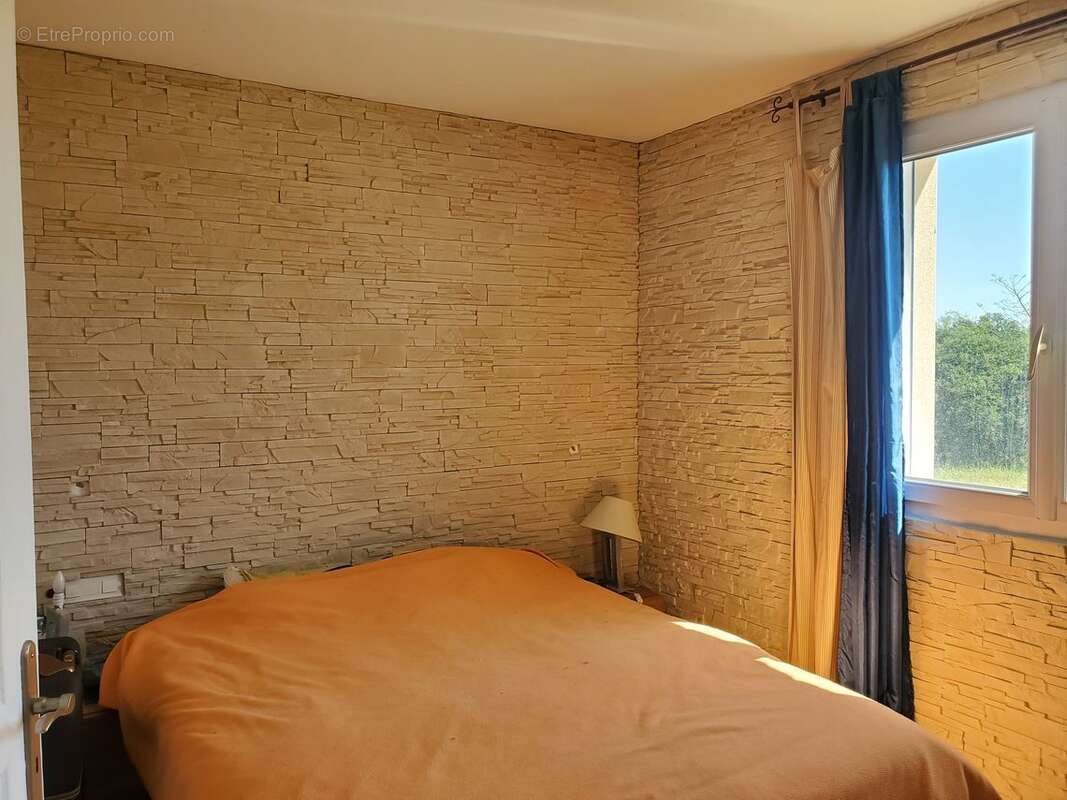 Maison à CHAMPNIERS