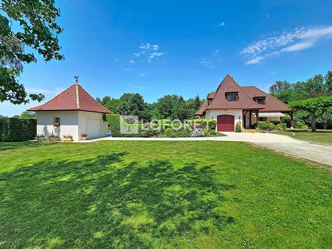 Demeure avec piscine Lagor 5 pièce(s) 165m² - photo 6