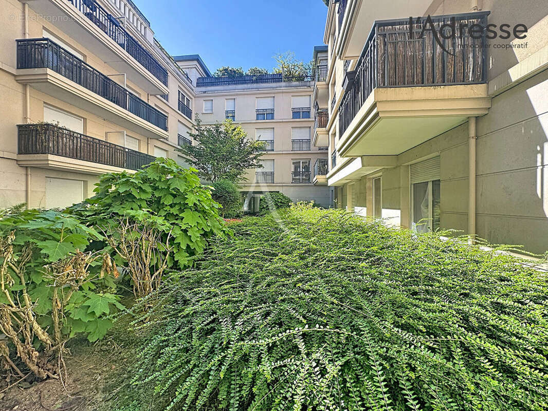 PUTEAUX/Domaine Lulli Studio de 39 m² avec cave - photo 9