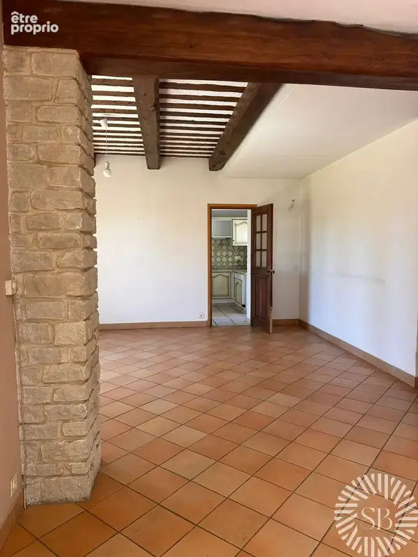 NOVES   Maison familiale 4 chambres • Piscine • 1 621 m2 de terrain • Double garage • Potentiel constructible - photo 15