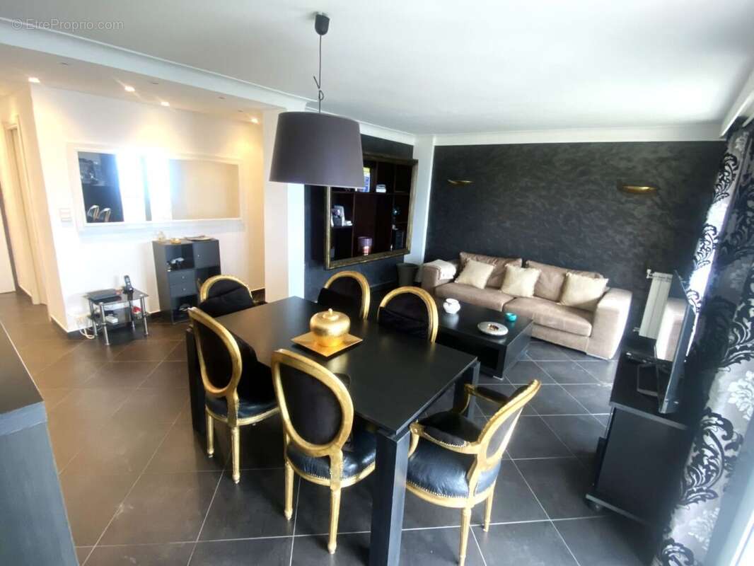 Appartement à ROQUEBRUNE-CAP-MARTIN