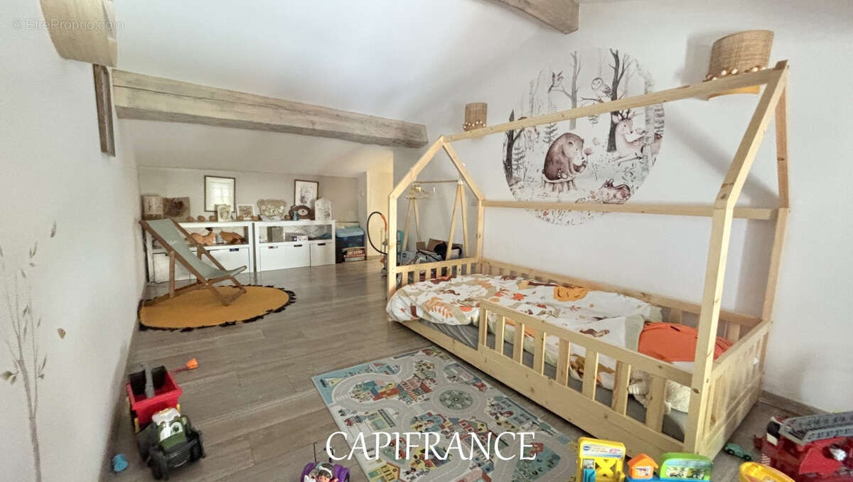 Maison charentaise en pierre - 120 m² habitables - 4 chambres + 1 bureau - TAILLEBOURG au coeur du village - photo 10