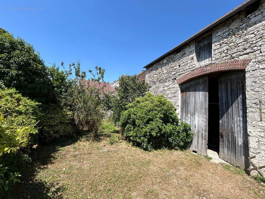 Maison à BENNECOURT